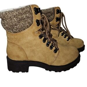 MIA‎ Women's Maylynn Boots SZ 7M Natural Lug Sole Sherpa Lined Knit Cuff